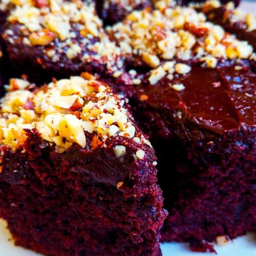 Romanian chocolate walnut cake